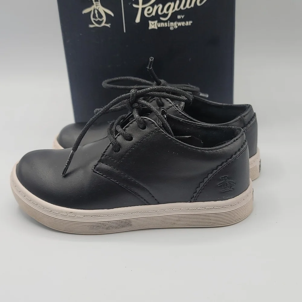 An Original Penguin by munsingwear boys oxfords size 9C